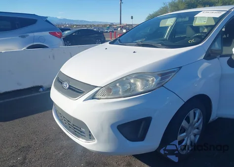2011 Ford Fiesta Se z USA, uszkodzony, nr VIN 3FADP4BJ6BM221568